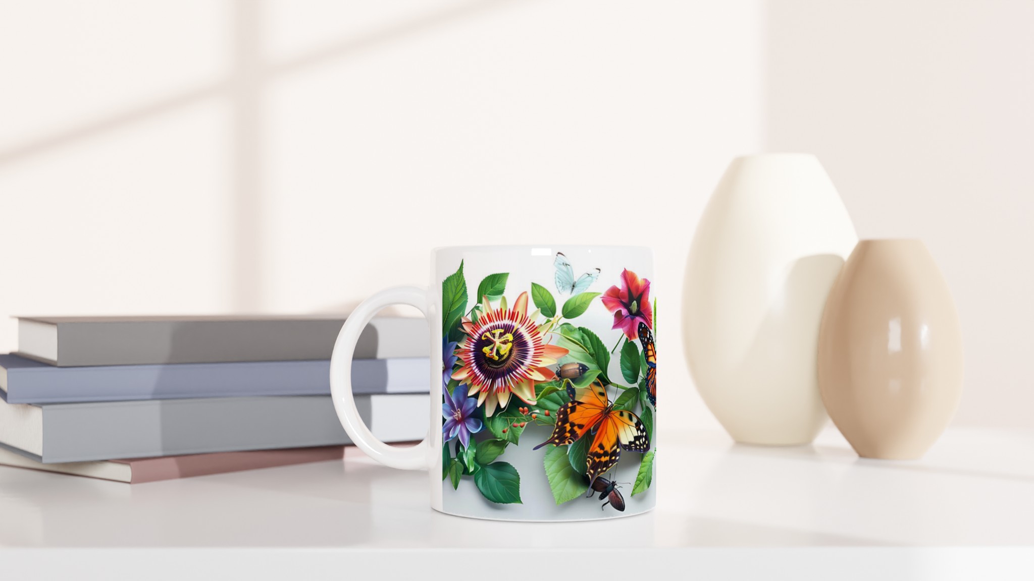 Fjärils- och Blomstermugg – Vibrerande Trädgårdsdesign på 11 oz Keramikmugg 10 bb25ffc8-7dc9-4552-a8bf-1735c63c28b5