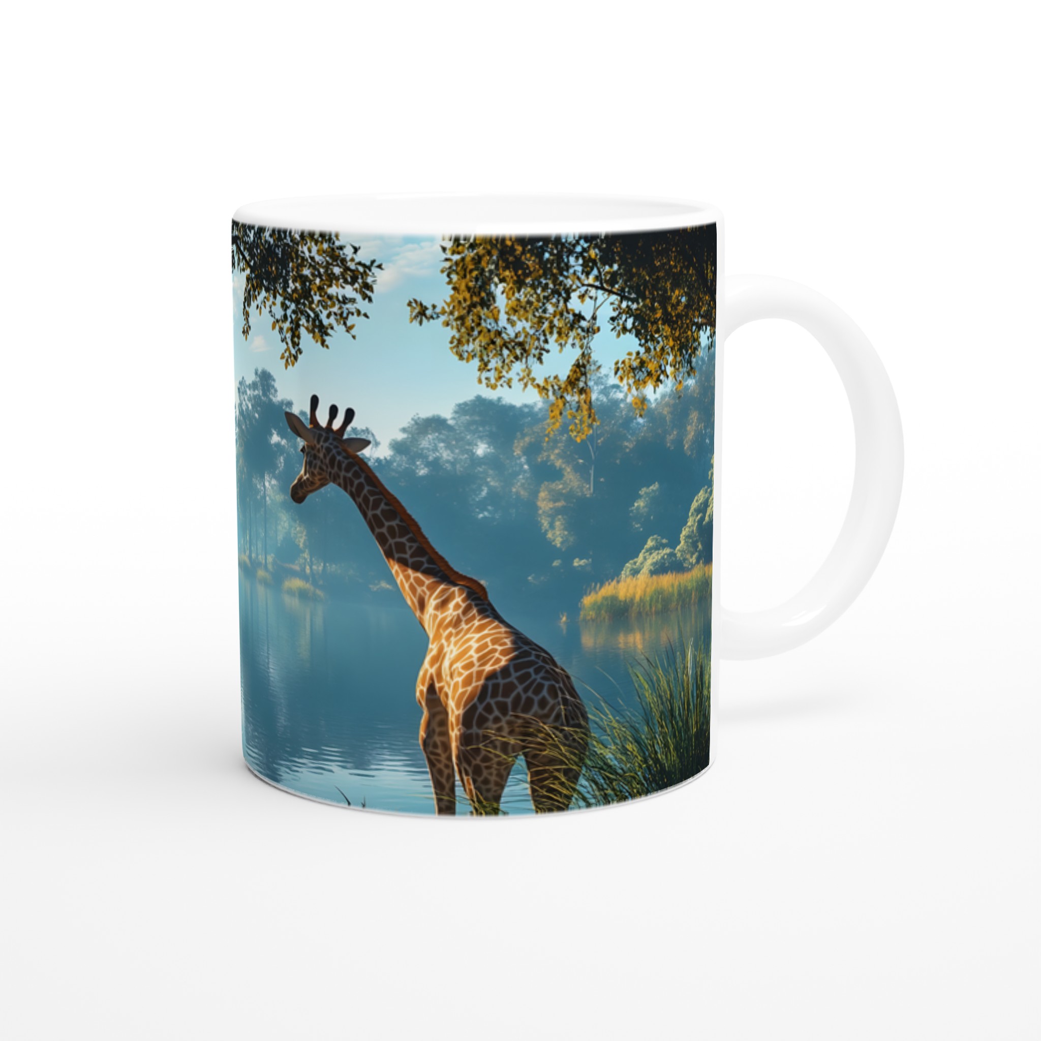 Giraffe vid Morgonsjön – En Fridfull 11oz Keramikmugg i ditt Val av Färg 9 d9b7647f-bc4a-4377-85ff-064a1102e6fe