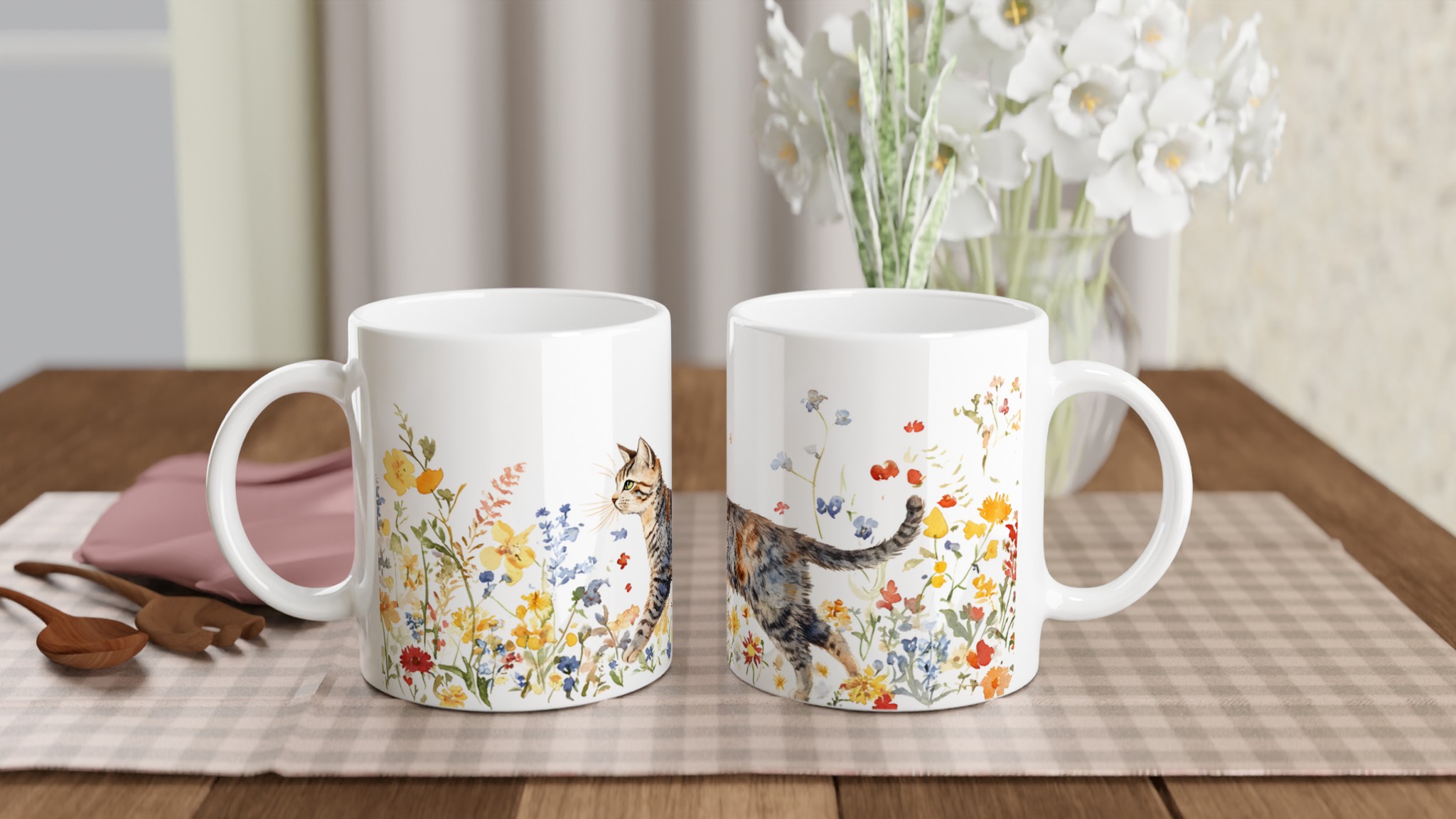 Katt bland Vårblommor – Akvarellmugg, 11oz Keramik 10 22d08133-1f69-4b37-b318-261f3c595449