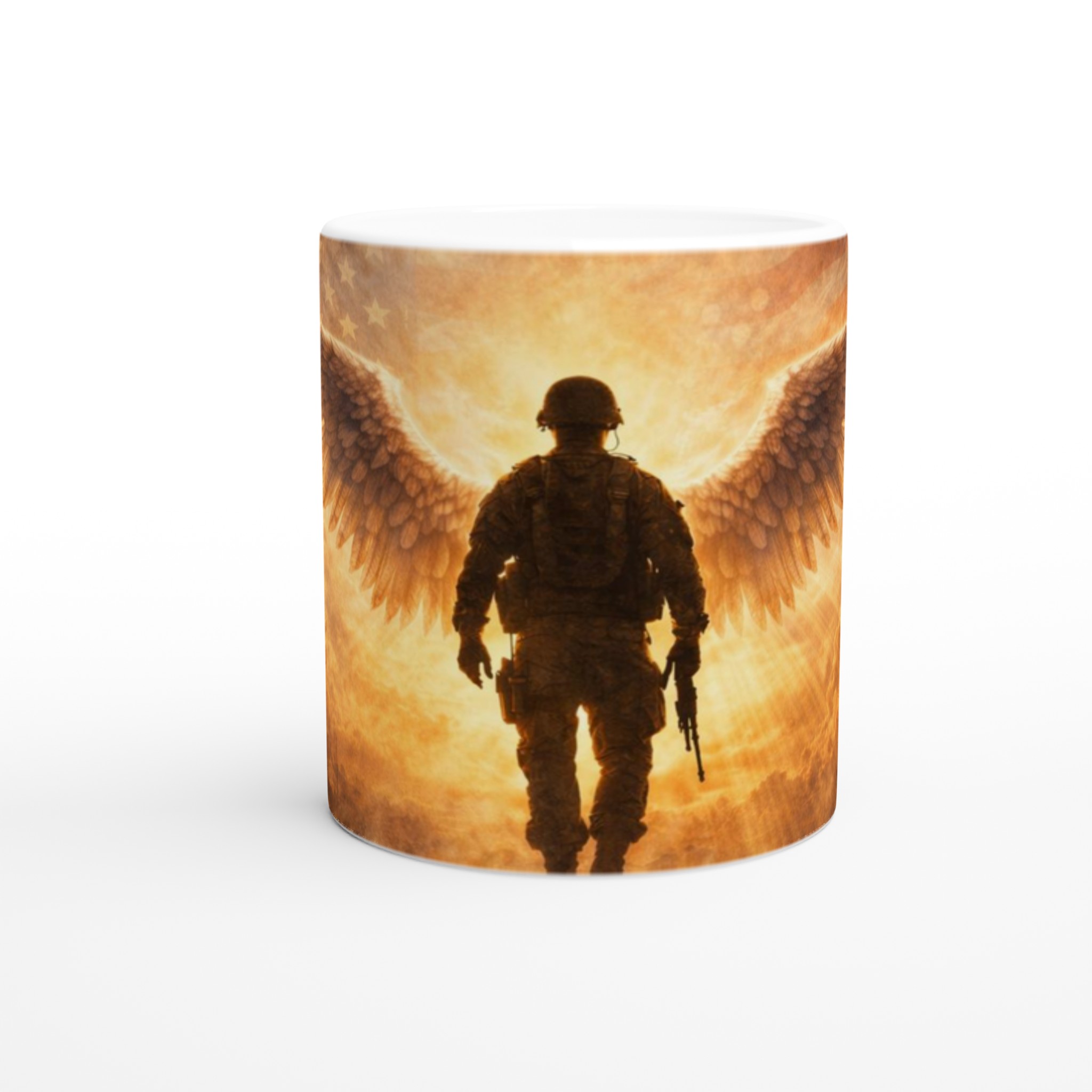Änglalik Soldat Mugg – Patriotisk Hyllning med Vingar och Amerikansk Flagga, Välj bland Flera Färger 8 6227ffe5-7f6e-4774-8d83-5d4e9ced2cca