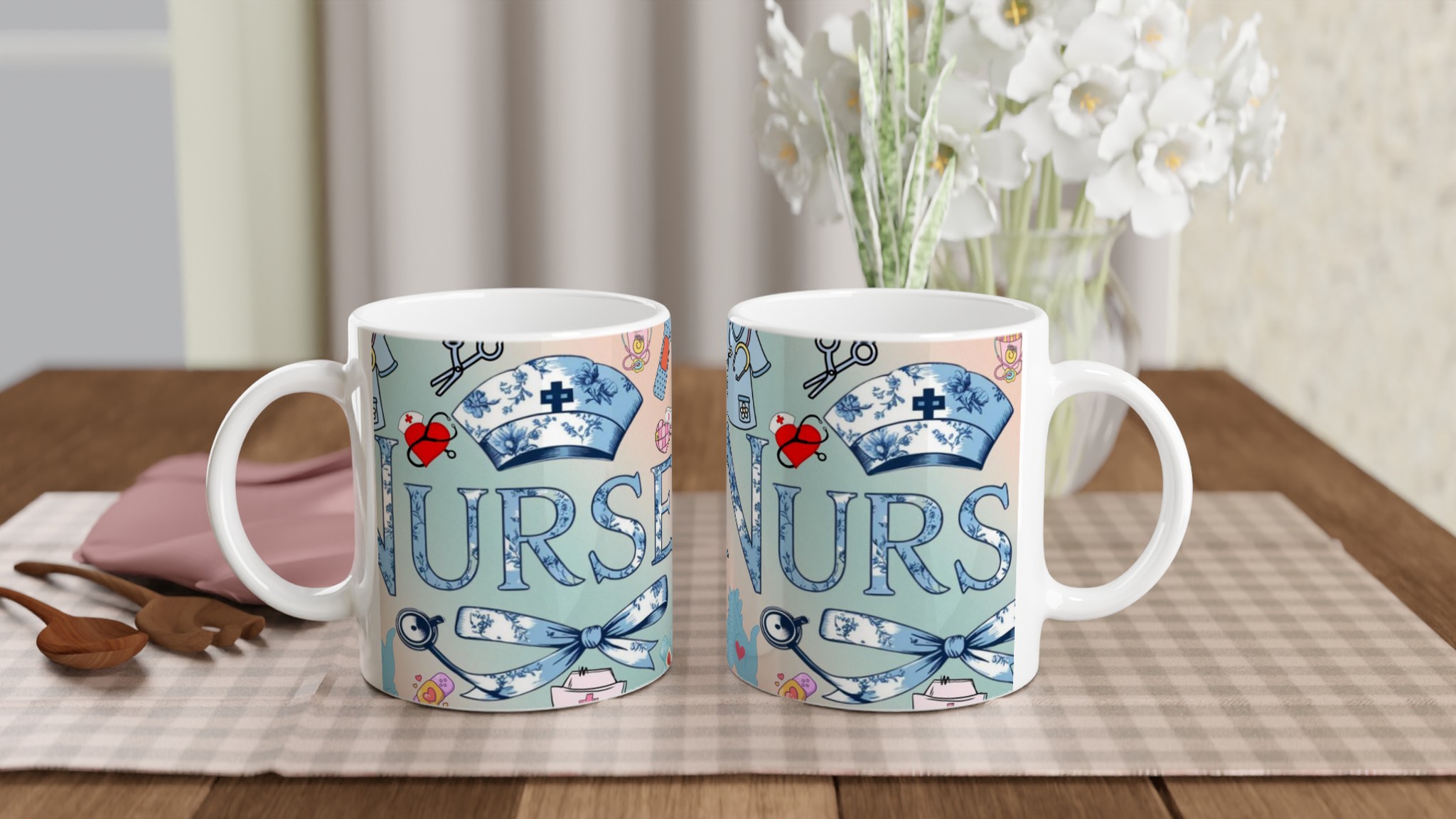 Vit 11oz keramisk mugg med vintage sjuksköterskedetaljer i mjuka blå nyanser 10 74460246-0c28-4f6e-ac22-a74965360c96