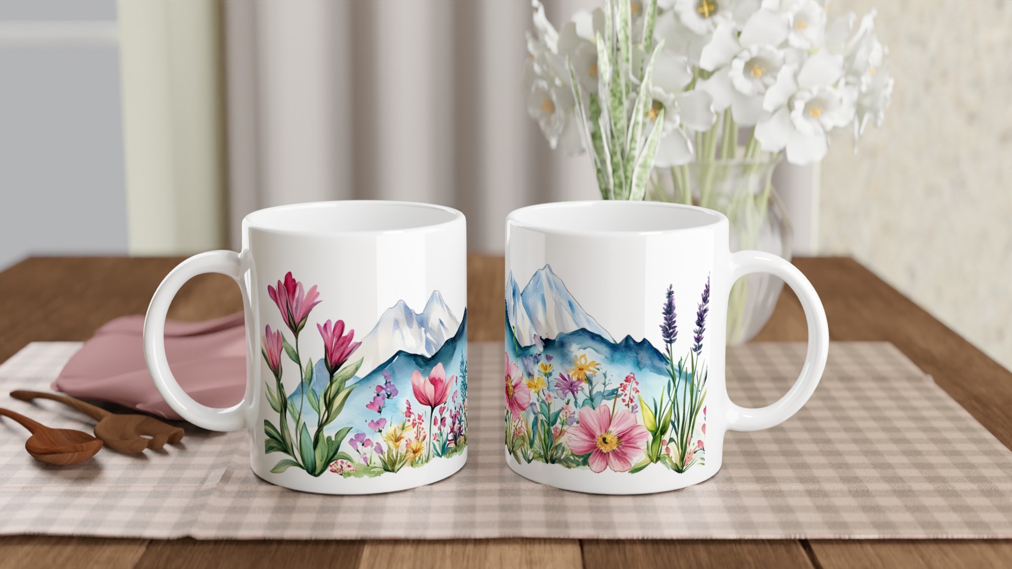 Akvarellblommig bergsmugg – 11 oz keramikmugg i ditt val av 7 färger 10 a860de81-cbd2-4c88-b1e4-194d3c663c22