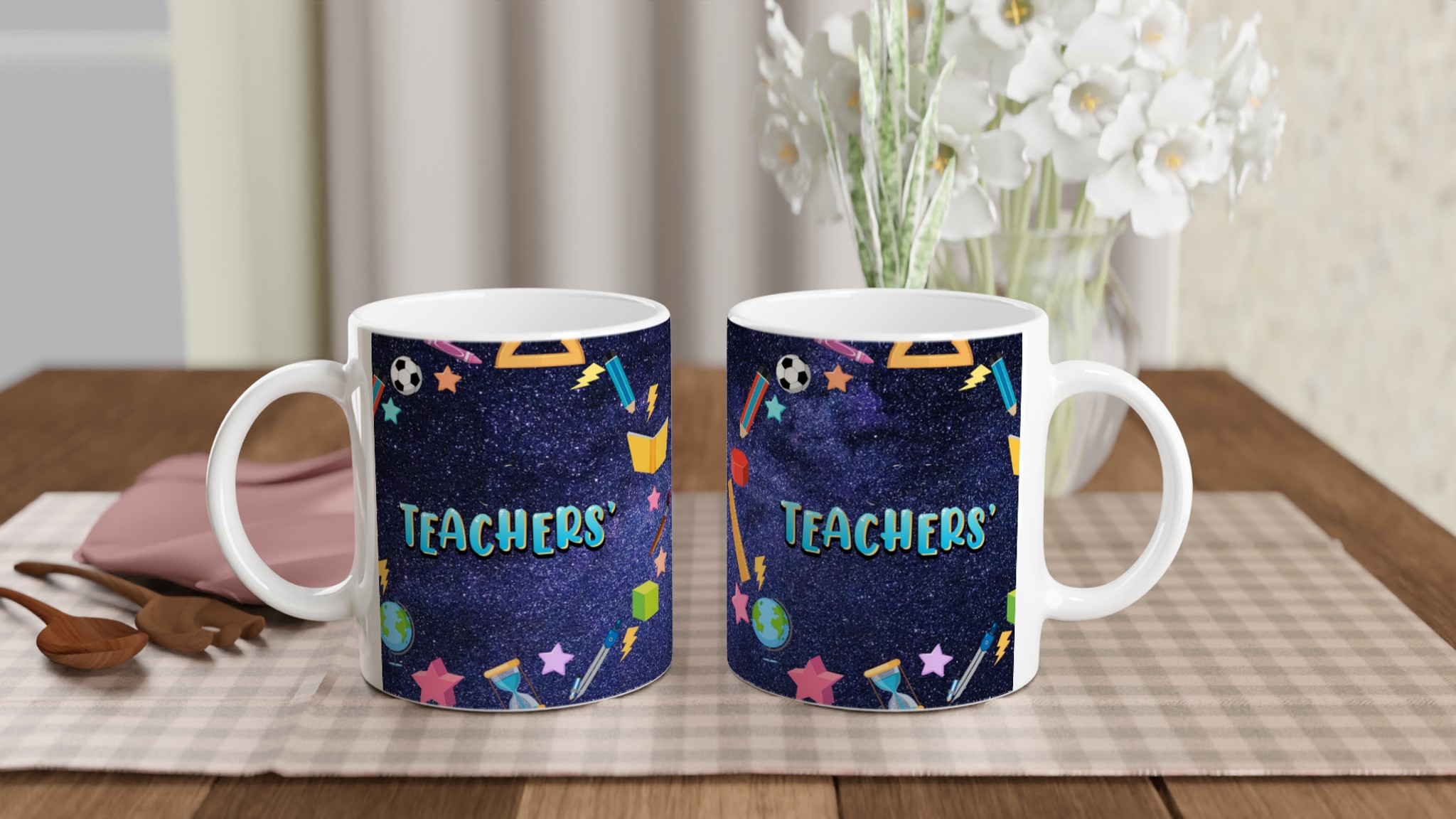 Vit 11oz keramisk mugg med färgstarka lärarinspirerade motiv i flera keramiska färger 11 bcd9a3d9-893e-48a6-9f26-324b9204544a